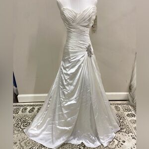 NWT Kathy Ireland Satin Wedding Dress size 12